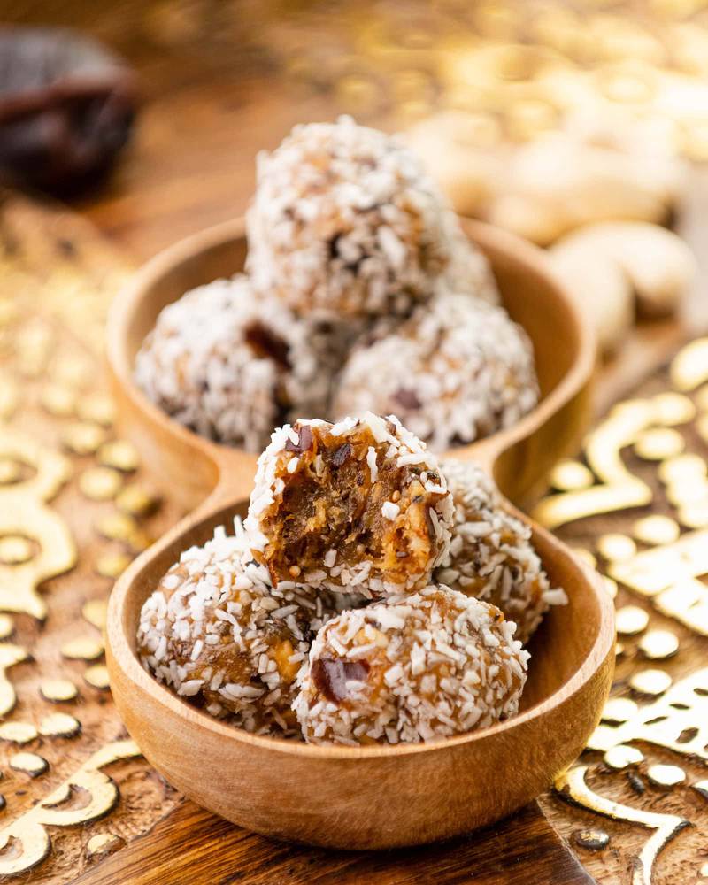 healthy vegan cashew energy bites